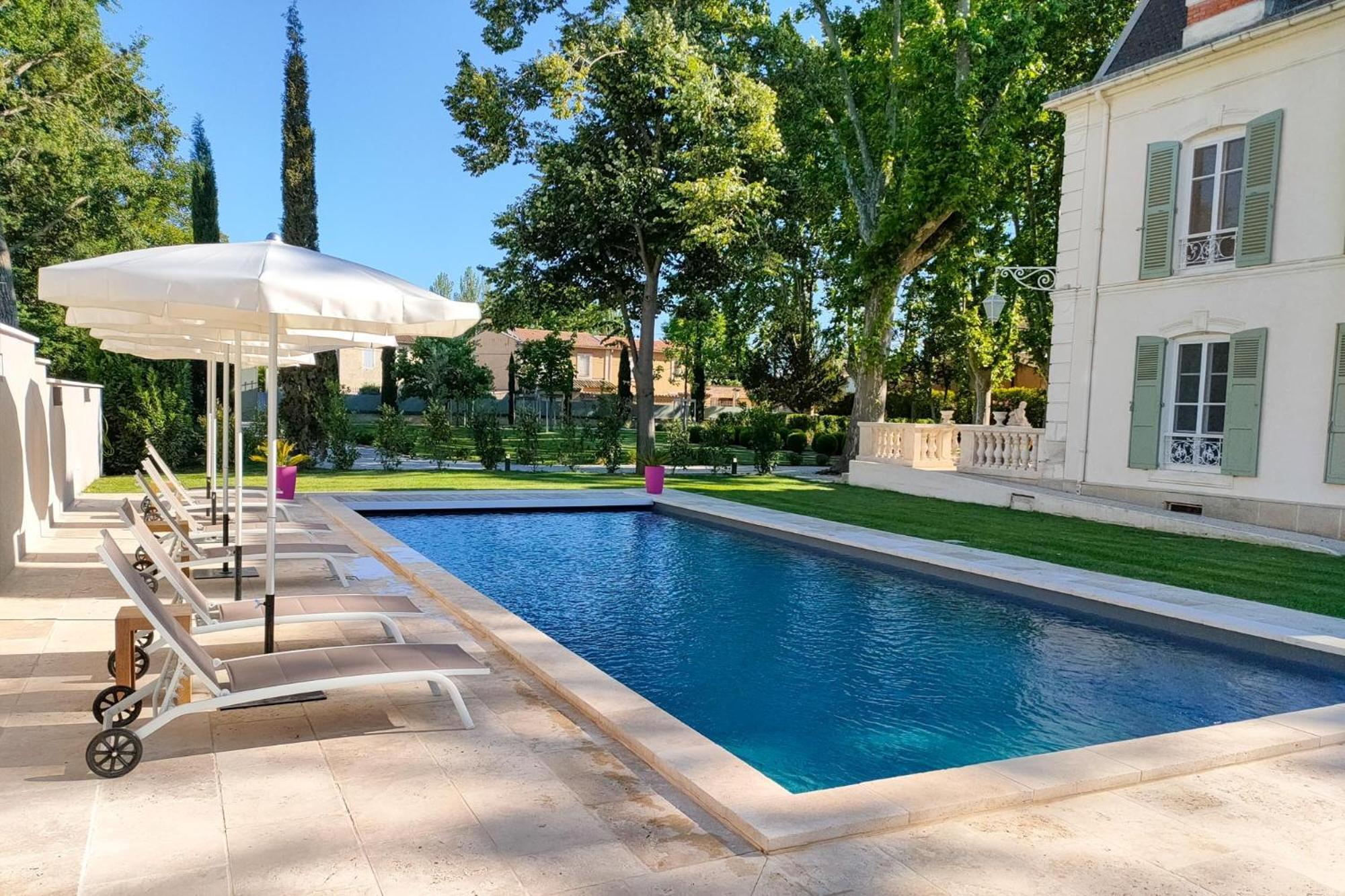 Les Frenes En Provence-Chateau Zen Avignon Ngoại thất bức ảnh